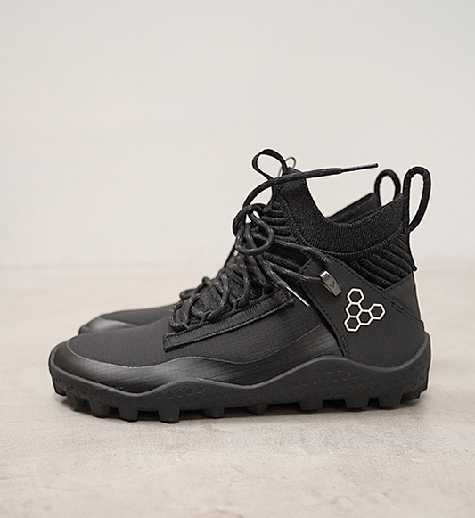 【VIVOBAREFOOT】ヴィヴォ ベアフット men's Magna Lite WR SG "Triple Black"